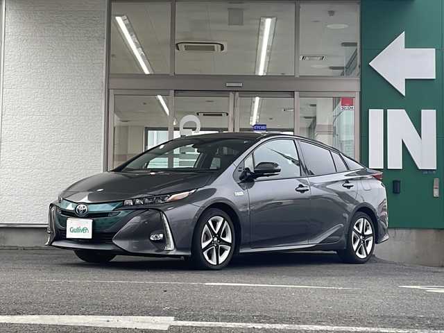 トヨタ プリウス ＰＨＶ A 愛知県 2017(平29)年 6万km グレーメタリック 禁煙車/JBLスピーカー/ブラインドスポットモニター/純正メーカーナビ/フルセグ/バックカメラ/ドライブレコーダー/純正ETC/TRDプッシュスタート/パーキングアシスト/自動駐車/前後コーナーセンサー/クリアランスソナー/Bluetooth/アダプティプクルーズコントロール/レーンキープアシスト/プリクラッシュセ-フティ/ハンドルヒーター/シートヒーター（D/N席）/オートライト/オートハイビーム/LEDヘッドライト/純正フロアマット/スペアキー/スタットドレスタイヤAW付き4本有り/充電ケーブル積み込み/取扱説明書/保証書
