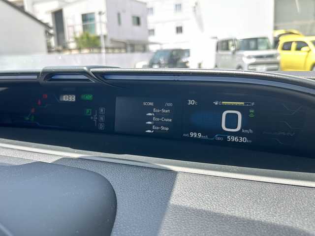 トヨタ プリウス ＰＨＶ A 愛知県 2017(平29)年 6万km グレーメタリック 禁煙車/JBLスピーカー/ブラインドスポットモニター/純正メーカーナビ/フルセグ/バックカメラ/ドライブレコーダー/純正ETC/TRDプッシュスタート/パーキングアシスト/自動駐車/前後コーナーセンサー/クリアランスソナー/Bluetooth/アダプティプクルーズコントロール/レーンキープアシスト/プリクラッシュセ-フティ/ハンドルヒーター/シートヒーター（D/N席）/オートライト/オートハイビーム/LEDヘッドライト/純正フロアマット/スペアキー/スタットドレスタイヤAW付き4本有り/充電ケーブル積み込み/取扱説明書/保証書