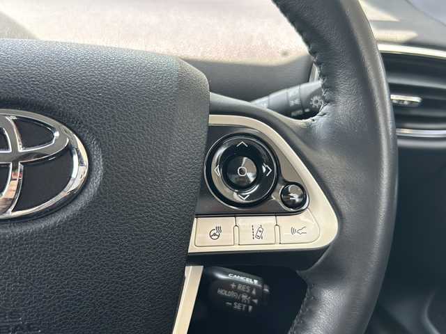 トヨタ プリウス ＰＨＶ A 愛知県 2017(平29)年 6万km グレーメタリック 禁煙車/JBLスピーカー/ブラインドスポットモニター/純正メーカーナビ/フルセグ/バックカメラ/ドライブレコーダー/純正ETC/TRDプッシュスタート/パーキングアシスト/自動駐車/前後コーナーセンサー/クリアランスソナー/Bluetooth/アダプティプクルーズコントロール/レーンキープアシスト/プリクラッシュセ-フティ/ハンドルヒーター/シートヒーター（D/N席）/オートライト/オートハイビーム/LEDヘッドライト/純正フロアマット/スペアキー/スタットドレスタイヤAW付き4本有り/充電ケーブル積み込み/取扱説明書/保証書