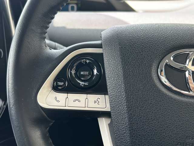 トヨタ プリウス ＰＨＶ A 愛知県 2017(平29)年 6万km グレーメタリック 禁煙車/JBLスピーカー/ブラインドスポットモニター/純正メーカーナビ/フルセグ/バックカメラ/ドライブレコーダー/純正ETC/TRDプッシュスタート/パーキングアシスト/自動駐車/前後コーナーセンサー/クリアランスソナー/Bluetooth/アダプティプクルーズコントロール/レーンキープアシスト/プリクラッシュセ-フティ/ハンドルヒーター/シートヒーター（D/N席）/オートライト/オートハイビーム/LEDヘッドライト/純正フロアマット/スペアキー/スタットドレスタイヤAW付き4本有り/充電ケーブル積み込み/取扱説明書/保証書