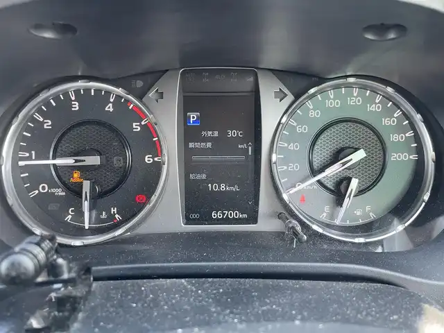 トヨタ ハイラックス Z 福岡県 2021(令3)年 6.7万km スーパーホワイトⅡ 盗難防止装置/横滑り防止装置/パーキングアシスト/レーンキープアシスト/バックカメラ/前後ドラレコ/ACC/社外８インチナビ/フルセグTV/Bluetooth/USB/ipod/2/0ETC/純正フロアマット/純正AW/4WD/MTモード付AT/寒冷地仕様/前後コーナーセンサー/センターデフロック/ダウンヒルアシストコントロール/LEDライト/デフロスターボタン/１２Vソケット2個/走行モード切替