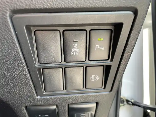 トヨタ ハイラックス Z 福岡県 2021(令3)年 6.7万km スーパーホワイトⅡ 盗難防止装置/横滑り防止装置/パーキングアシスト/レーンキープアシスト/バックカメラ/前後ドラレコ/ACC/社外８インチナビ/フルセグTV/Bluetooth/USB/ipod/2/0ETC/純正フロアマット/純正AW/4WD/MTモード付AT/寒冷地仕様/前後コーナーセンサー/センターデフロック/ダウンヒルアシストコントロール/LEDライト/デフロスターボタン/１２Vソケット2個/走行モード切替