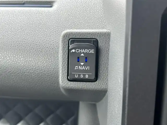 ダイハツ タント カスタム X 香川県 2019(令1)年 6.5万km レーザーブルークリスタルシャイン 純正SDナビ/【フルセグ/CD/DVD/Bluetooth】/両側パワスラ/ハーフレザーシート/前席シートヒーター/横滑り防止装置/レーンキープアシスト/LEDヘッドライト/衝突被害軽減システム/純正14インチアルミ/純正ビルトインETC/保証書/取扱説明書