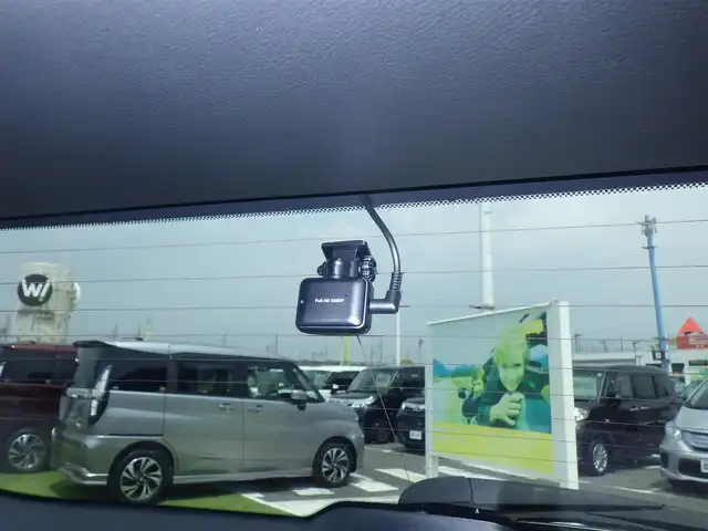 レクサス ＮＸ 300h バージョンL 千葉県 2015(平27)年 6.3万km ブラック 225/60R18/Lexus Safety System+/・プリクラッシュセーフティ/・レーンディパーチャーアラート/・オートハイビーム/・レーダークルーズコントロール/ヘッドアップディスプレイ/ブラックレザーシート/前席パワーシート/リア電動リクライニングシート/純正SDナビ/地デジTV/【DVD/CD再生機能　Bluetooth接続】/バックカメラ/リバース連動ドアミラー（左/右）/マークレビンソン/ドライブレコーダー（ZDR-045）/革巻きステアリング/ステアリングヒーター/ステアリングスイッチ/ETC（DSRC）/3眼LEDヘッドライト/フォグライト/ウインカーミラー/クリアランスソナー/純正18インチアルミホイル/サイド/カーテンエアバッグ/スマートキー