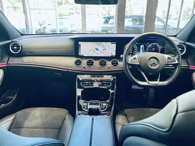 メルセデス・ベンツ Ｅ２２０ｄ SW アバンギャルド スポーツ 大阪府 2017(平29)年 5万km ダイヤモンドホワイト ワンオーナー/レーダーセーフティP/純正ナビ/TV/360度カメラ/applecarplay/ACC/純正19インチAW/LEDヘッドライト/アンビエントライト/電動リアゲート/ブラインドスポット/ハーフレザー/メモリ付きパワーシート/シートヒーター/ルーフレール
