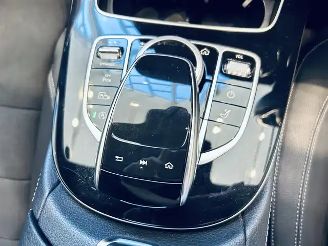 メルセデス・ベンツ Ｅ２２０ｄ SW アバンギャルド スポーツ 大阪府 2017(平29)年 5万km ダイヤモンドホワイト ワンオーナー/レーダーセーフティP/純正ナビ/TV/360度カメラ/applecarplay/ACC/純正19インチAW/LEDヘッドライト/アンビエントライト/電動リアゲート/ブラインドスポット/ハーフレザー/メモリ付きパワーシート/シートヒーター/ルーフレール