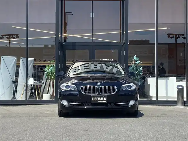 ＢＭＷ ５２３ｉ ツーリング ハイライン 福岡県 2012(平24)年 7万km 黒 ・クルーズコントロール/・純正ナビ/USB/BT/AUX/・バックカメラ/・革シート/シートヒーター/・フルセグテレビ/・ETC/・純正17インチAW/・HIDヘッドランプ/・前後コーナーセンサー/・オートライト