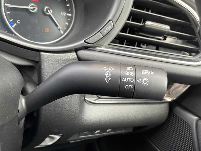 マツダ ＣＸ－３０ 20S ブラックトーンED 静岡県 2022(令4)年 2万km ソウルレッドクリスタルM 純正ナビ/・FM/AM/・Bluetooth/・USB/・スマートフォン連携/・CD/DVD/・メモリーオーディオ/・フルセグTV/・HDMI/主要装備/・３６０°ビュー・モニター/・ドライバー・モニタリング/・運転席１０Ｗａｙパワーシート/・ドライビングポジションメモリー機能/・運転席＆助手席シートヒーター/・ステアリングヒーター/・ＥＴＣ/・ドライブレコーダー/・電動パーキング/・スマートブレーキサポート/・ＢＳＭ/・コーナーセンサー/・アイドリングストップ/・レーンキープアシスト/・パワーバックドア
