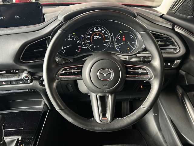 マツダ ＣＸ－３０ 20S ブラックトーンED 静岡県 2022(令4)年 2万km ソウルレッドクリスタルM 純正ナビ/・FM/AM/・Bluetooth/・USB/・スマートフォン連携/・CD/DVD/・メモリーオーディオ/・フルセグTV/・HDMI/主要装備/・３６０°ビュー・モニター/・ドライバー・モニタリング/・運転席１０Ｗａｙパワーシート/・ドライビングポジションメモリー機能/・運転席＆助手席シートヒーター/・ステアリングヒーター/・ＥＴＣ/・ドライブレコーダー/・電動パーキング/・スマートブレーキサポート/・ＢＳＭ/・コーナーセンサー/・アイドリングストップ/・レーンキープアシスト/・パワーバックドア