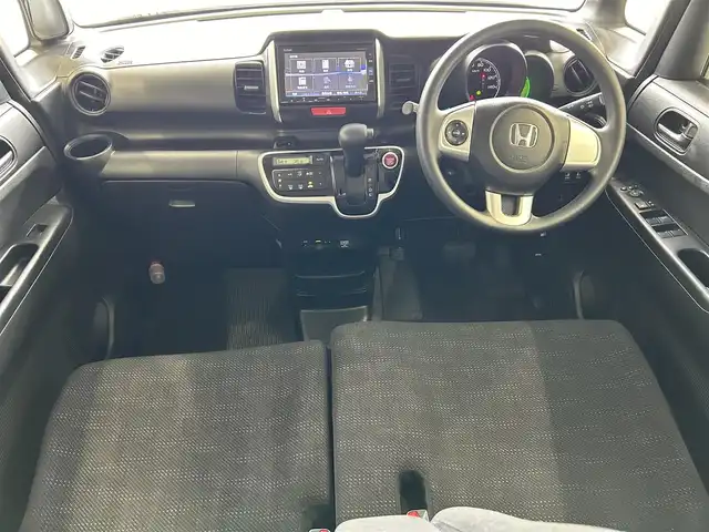 ホンダ Ｎ ＢＯＸ G Lパッケージ 沖縄県 2016(平28)年 4.2万km ブリティッシュグリーンP (株)IDOMが運営する【じしゃロンOO店】の自社ローン専用車両になりますこちらは現金またはオートローンご利用時の価格です。自社ローンご希望の方は別途その旨お申付け下さい/・プッシュスタート　/・純正ナビ　/・ＴＶ　/・Ｂｌｕｅｔｏｏｔｈ接続　/・バックカメラ　/・ＥＴＣ　/・ドライブレコーダー　/・両側パワースライドドア　/・純正フロアマット　/・アイドリングストップ　/・横滑り防止装置　