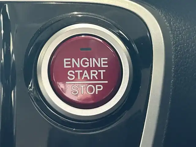 ホンダ Ｎ ＢＯＸ G Lパッケージ 沖縄県 2016(平28)年 4.2万km ブリティッシュグリーンP (株)IDOMが運営する【じしゃロンOO店】の自社ローン専用車両になりますこちらは現金またはオートローンご利用時の価格です。自社ローンご希望の方は別途その旨お申付け下さい/・プッシュスタート　/・純正ナビ　/・ＴＶ　/・Ｂｌｕｅｔｏｏｔｈ接続　/・バックカメラ　/・ＥＴＣ　/・ドライブレコーダー　/・両側パワースライドドア　/・純正フロアマット　/・アイドリングストップ　/・横滑り防止装置　