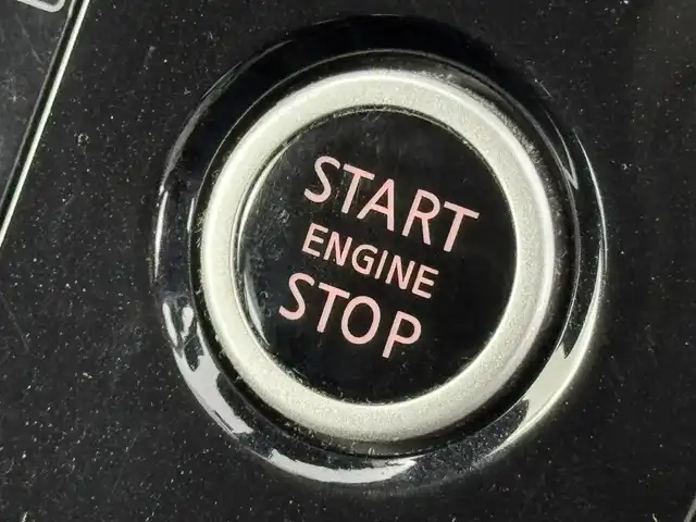 日産 セレナ ハイウェイスターVセレクションⅡ 福岡県 2019(令1)年 9万km ダイヤモンドブラック 後席モニター　/純正９インチナビ（フルセグＴＶ）　/全方位カメラ　/エマージェンシーブレーキ　/パーキングアシスト　/両側電動スライドドア　/クルーズコントロール　/ビルトインＥＴＣ　/レーンキープ　/コーナーセンサー/ドラレコ　/LED