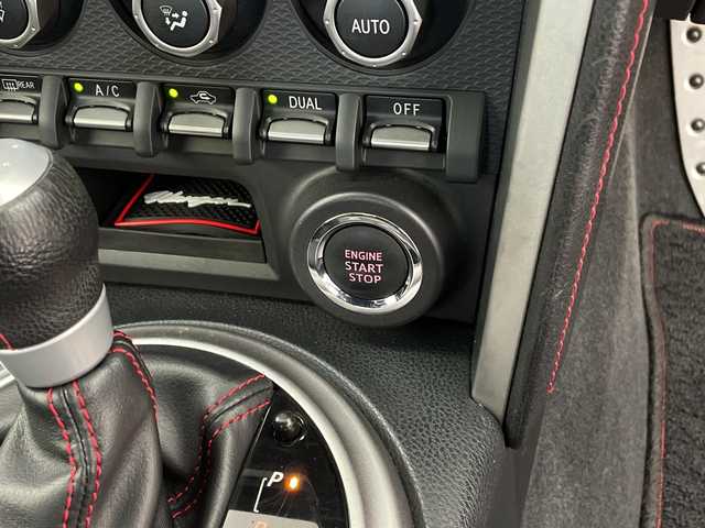 トヨタ ８６ GT 鹿児島県 2014(平26)年 7万km パール 純正ナビ/（CD/DVD/BT/フルセグTV）/バックカメラ/モデリスタフルエアロ/社外アルミホイール/社外マフラー/ドライブレコーダー/ETC