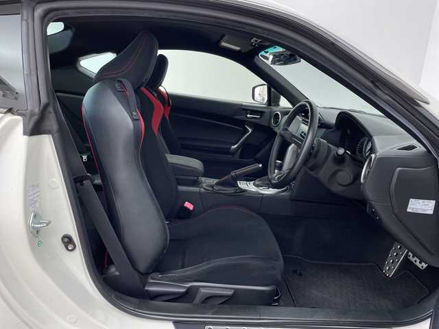 トヨタ ８６ GT 鹿児島県 2014(平26)年 7万km パール 純正ナビ/（CD/DVD/BT/フルセグTV）/バックカメラ/モデリスタフルエアロ/社外アルミホイール/社外マフラー/ドライブレコーダー/ETC