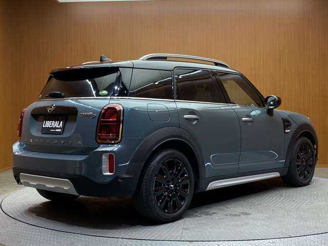 ＭＩＮＩ ＢＭＷ ミニ クロスオーバー クーパー D 千葉県 2021(令3)年 4.2万km セージグリーンメタリック ＡＣＣ　/純正ナビ　/バックカメラ　/パーキングアシスト　/シートヒーター　/シートカバー　/ＥＴＣ　/ＬＥＤヘッドライト　/オートライト　/電動リアゲート　/アイドリングストップ　/電動パーキングブレーキ