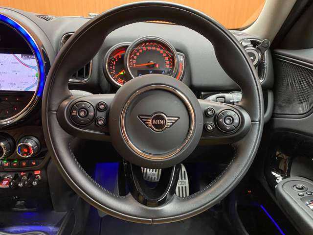 ＭＩＮＩ ＢＭＷ ミニ クロスオーバー クーパー D 千葉県 2021(令3)年 4.2万km セージグリーンメタリック ＡＣＣ　/純正ナビ　/バックカメラ　/パーキングアシスト　/シートヒーター　/シートカバー　/ＥＴＣ　/ＬＥＤヘッドライト　/オートライト　/電動リアゲート　/アイドリングストップ　/電動パーキングブレーキ
