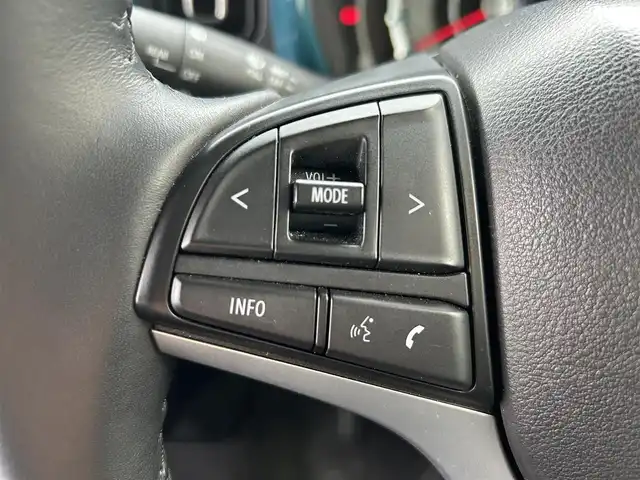 スズキ ハスラー HYBRID X 静岡県 2020(令2)年 4.3万km デニムブルー ガンメタリック 2トーン 純正8インチナビ/（AM/FM/CD/DVD/BT）/フルセグTV/バックカメラ/ナビ連動型ドライブレコーダー/純正15インチアルミホイール/スズキセーフティサポート/衝突被害軽減システム/横滑り防止装置/レーンキープアシスト/盗難防止装置/前席シートヒーター/プッシュスタート/純正フロアマット/ドアバイザー/スマートキー/スペアキー×1/LEDヘッドライト