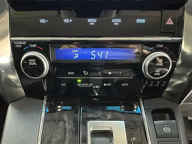 トヨタ ヴェルファイア Z Gエディション 兵庫県 2018(平30)年 8.7万km スパークリングブラックパールクリスタルシャイン 純正10.5型SDナビ/（CD、DVD、SD、BT、フルセグ）/バックカメラ/コーナーセンサー/両側パワースライドドア/純正12.1型後席モニター/パワーシート/シートヒーター/レザーシート/ベンチレーション/ステアリングヒーター/ビルトインETC/デジタルインナーミラー/ACC/PCS/LTA/PKSB/RSA/オートハイビーム/純正フロアマット/純正ドアバイザー/LEDヘッドライト/LEDフォグランプ/純正18インチAW