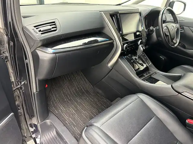 トヨタ ヴェルファイア Z Gエディション 兵庫県 2018(平30)年 8.7万km スパークリングブラックパールクリスタルシャイン 純正10.5型SDナビ/（CD、DVD、SD、BT、フルセグ）/バックカメラ/コーナーセンサー/両側パワースライドドア/純正12.1型後席モニター/パワーシート/シートヒーター/レザーシート/ベンチレーション/ステアリングヒーター/ビルトインETC/デジタルインナーミラー/ACC/PCS/LTA/PKSB/RSA/オートハイビーム/純正フロアマット/純正ドアバイザー/LEDヘッドライト/LEDフォグランプ/純正18インチAW