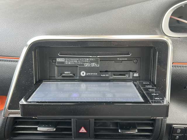 トヨタ シエンタ G 静岡県 2016(平28)年 5万km ホワイトパールクリスタルシャイン 純正SDナビ/・CD/・DVD/・フルセグＴＶ/・Bluetooth/・AM/・FM/主要装備/・両側パワスラ/・衝突軽減/・レーンキープ/・コーナーセンサー前後/・バックカメラ/・シートヒーターD/N席/・シートカバー/・LEDヘッドライト/・オートライト/・オートハイビーム/・フォグランプ/・ステリモ/・TVキャンセラー/・スマートキー/・プッシュスタート/・スペアキー1本