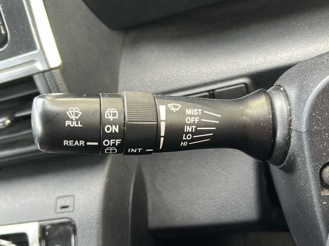 トヨタ シエンタ G 静岡県 2016(平28)年 5万km ホワイトパールクリスタルシャイン 純正SDナビ/・CD/・DVD/・フルセグＴＶ/・Bluetooth/・AM/・FM/主要装備/・両側パワスラ/・衝突軽減/・レーンキープ/・コーナーセンサー前後/・バックカメラ/・シートヒーターD/N席/・シートカバー/・LEDヘッドライト/・オートライト/・オートハイビーム/・フォグランプ/・ステリモ/・TVキャンセラー/・スマートキー/・プッシュスタート/・スペアキー1本