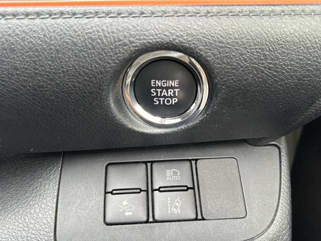 トヨタ シエンタ G 静岡県 2016(平28)年 5万km ホワイトパールクリスタルシャイン 純正SDナビ/・CD/・DVD/・フルセグＴＶ/・Bluetooth/・AM/・FM/主要装備/・両側パワスラ/・衝突軽減/・レーンキープ/・コーナーセンサー前後/・バックカメラ/・シートヒーターD/N席/・シートカバー/・LEDヘッドライト/・オートライト/・オートハイビーム/・フォグランプ/・ステリモ/・TVキャンセラー/・スマートキー/・プッシュスタート/・スペアキー1本