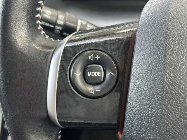 トヨタ シエンタ G 静岡県 2016(平28)年 5万km ホワイトパールクリスタルシャイン 純正SDナビ/・CD/・DVD/・フルセグＴＶ/・Bluetooth/・AM/・FM/主要装備/・両側パワスラ/・衝突軽減/・レーンキープ/・コーナーセンサー前後/・バックカメラ/・シートヒーターD/N席/・シートカバー/・LEDヘッドライト/・オートライト/・オートハイビーム/・フォグランプ/・ステリモ/・TVキャンセラー/・スマートキー/・プッシュスタート/・スペアキー1本