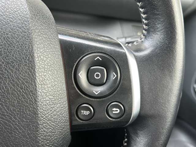 トヨタ シエンタ G 静岡県 2016(平28)年 5万km ホワイトパールクリスタルシャイン 純正SDナビ/・CD/・DVD/・フルセグＴＶ/・Bluetooth/・AM/・FM/主要装備/・両側パワスラ/・衝突軽減/・レーンキープ/・コーナーセンサー前後/・バックカメラ/・シートヒーターD/N席/・シートカバー/・LEDヘッドライト/・オートライト/・オートハイビーム/・フォグランプ/・ステリモ/・TVキャンセラー/・スマートキー/・プッシュスタート/・スペアキー1本