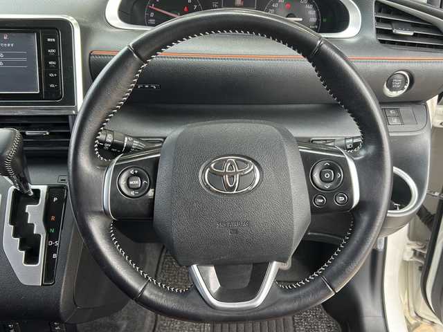 トヨタ シエンタ G 静岡県 2016(平28)年 5万km ホワイトパールクリスタルシャイン 純正SDナビ/・CD/・DVD/・フルセグＴＶ/・Bluetooth/・AM/・FM/主要装備/・両側パワスラ/・衝突軽減/・レーンキープ/・コーナーセンサー前後/・バックカメラ/・シートヒーターD/N席/・シートカバー/・LEDヘッドライト/・オートライト/・オートハイビーム/・フォグランプ/・ステリモ/・TVキャンセラー/・スマートキー/・プッシュスタート/・スペアキー1本