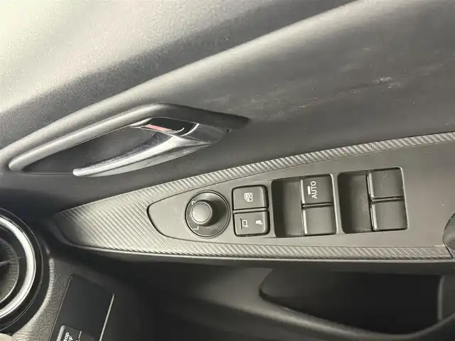 マツダ デミオ XD ブラックレザーリミテッド 愛知県 2016(平28)年 3.8万km パール 純正SDナビ/・フルセグTV/・Bluetooth/・FM/AM/・CD/DVD/・AUX/ヘッドアップディスプレイ/ブラインドスポットモニター/ドライブレコーダー/クルーズコントロール/LEDヘッドライト/リアパーキングセンサー/ハーフレザーシート/シートヒーター/車線逸脱警報システム/純正16インチアルミホイール/純正フロアマット/スマートキー