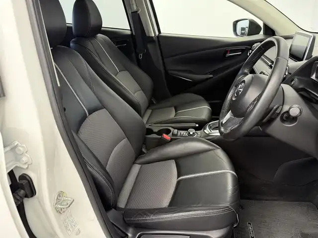 マツダ デミオ XD ブラックレザーリミテッド 愛知県 2016(平28)年 3.8万km パール 純正SDナビ/・フルセグTV/・Bluetooth/・FM/AM/・CD/DVD/・AUX/ヘッドアップディスプレイ/ブラインドスポットモニター/ドライブレコーダー/クルーズコントロール/LEDヘッドライト/リアパーキングセンサー/ハーフレザーシート/シートヒーター/車線逸脱警報システム/純正16インチアルミホイール/純正フロアマット/スマートキー