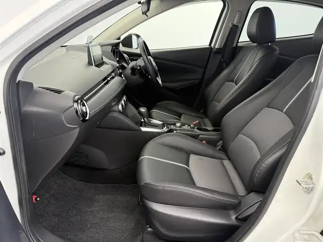 マツダ デミオ XD ブラックレザーリミテッド 愛知県 2016(平28)年 3.8万km パール 純正SDナビ/・フルセグTV/・Bluetooth/・FM/AM/・CD/DVD/・AUX/ヘッドアップディスプレイ/ブラインドスポットモニター/ドライブレコーダー/クルーズコントロール/LEDヘッドライト/リアパーキングセンサー/ハーフレザーシート/シートヒーター/車線逸脱警報システム/純正16インチアルミホイール/純正フロアマット/スマートキー