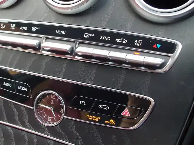 メルセデス・ベンツ Ｃ２２０ｄ ローレウスED スポーツプラスPKG 埼玉県 2020(令2)年 4.9万km シルバー 1オーナー /特別仕様車 /レッドレザーシート /アダプティブクルーズコントロール/レーダーセーフティパッケージ/Burmesterサウンド /ヘッドアップディスプレイ /CarPlay /ブラインドスポットモニター /パークセンサー/全周囲カメラ /純正ナビ /ETC /フルセグTV /ワイヤレス充電 /パフュームアトマイザー/シートヒーター/ベンチレーション/エアサス