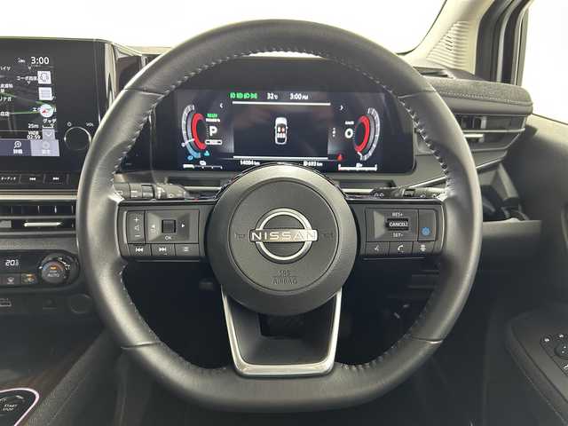 日産 オーラ G レザーエディション 佐賀県 2023(令5)年 1.4万km ピュアホワイトパール 純正9インチナビ/AM/FM/BT/HDMI/USB/AppleCarPlay/AndroidAuto/フルセグTV/アラウンドビューモニター/プロパイロット/レーダークルーズコントロール/レーンキープアシスト/コーナーセンサー/BSM/BOSEサウンド/ビルトインETC2.0/前方ドライブレコーダー/黒レザーシート/純正17インチアルミホイール/純正LEDヘッドライト/フォグランプ/スマートキー/スペアキ―