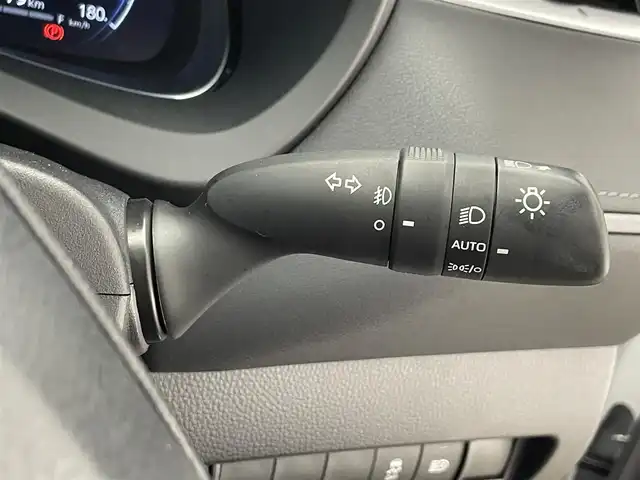 トヨタ ハリアー G 滋賀県 2023(令5)年 3.6万km プラチナホワイトパールマイカ 純正12.3インチナビ/USB/Miracast/Bluetooth/フルセグテレビ/バックカメラ/ドライブレコーダー/セーフティセンス/・プリクラッシュセーフティ/・レーダークルーズコントロール/・ロードサインアシスト/・ドライバー異常時対応システム/・横断歩行者検知機能/・緊急時操舵支援/・レーントレーシングアシスト/・アダプティブハイビーム/パーキングサポートブレーキ/ブラインドスポットモニター/パワーバックドア/ETC2.0/デジタルインナーミラー/ハーフレザーシート/LEDヘッドライト