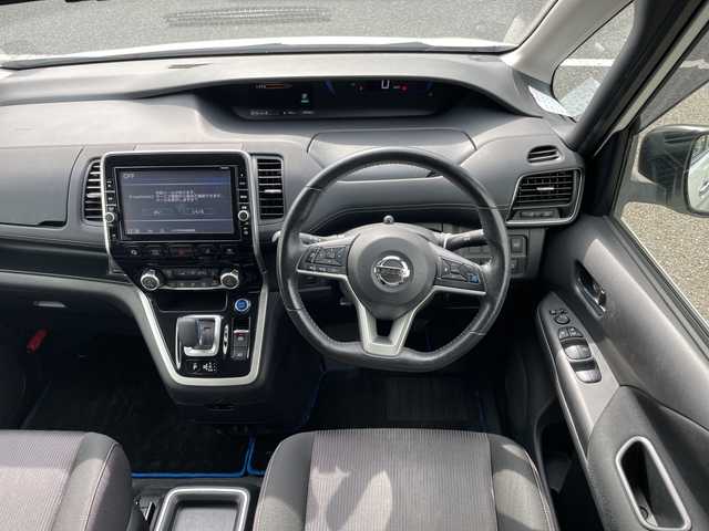 日産 セレナ e－パワー ハイウェイスター V 千葉県 2019(平31)年 3.9万km ブリリアントホワイトパール 2トーン 純正9インチナビ/(フルセグTV/BT/CD/DVD/FM/AM)/全周囲カメラ/ナビ連動ドライブレコーダー/デジタルインナーミラー/プロパイロット/純正フリップダウンモニター/両側パワースライドドア/ハンズフリーオートスライドドア/横滑り防止装置/ビルトインETC/アイドリングストップ/LEDヘッドライト/フォグランプ/オートライト/ウィンカーミラー/電動格納ミラー/純正16インチAW/シートヒーター/シートリフター/ステアリングヒーター/プッシュスタート/スマートキー/フロアマット/取扱説明書