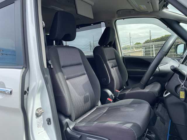 日産 セレナ e－パワー ハイウェイスター V 千葉県 2019(平31)年 3.9万km ブリリアントホワイトパール 2トーン 純正9インチナビ/(フルセグTV/BT/CD/DVD/FM/AM)/全周囲カメラ/ナビ連動ドライブレコーダー/デジタルインナーミラー/プロパイロット/純正フリップダウンモニター/両側パワースライドドア/ハンズフリーオートスライドドア/横滑り防止装置/ビルトインETC/アイドリングストップ/LEDヘッドライト/フォグランプ/オートライト/ウィンカーミラー/電動格納ミラー/純正16インチAW/シートヒーター/シートリフター/ステアリングヒーター/プッシュスタート/スマートキー/フロアマット/取扱説明書