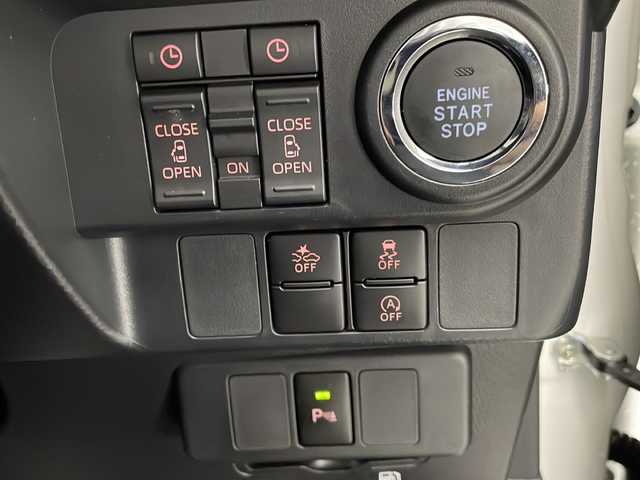 トヨタ ルーミー カスタムG 宮崎県 2020(令2)年 2.5万km パールホワイトⅢ 禁煙車/トヨタセーフティセンス/純正ナビTV/（NSZT-W66T/CD/DVD/Bluetooth/FMAM/フルセグTV)/純正バックカメラ/純正ビルトインETC/純正LEDオートライト/純正LEDフォグ/純正15インチアルミ/純正フロアマット/両側電動スライドドア/プリクラッシュセーフティ/オートマチックハイビーム/レーンディパーチャーアラート/アダプティブクルーズコントロール/クリアランスソナー/電子パーキング／オートホールド/オートエアコン/オート電動格納ミラー/本革巻ハンドル/スマートキー/プッシュエンジンスタート/新車時保証書/取扱い説明書