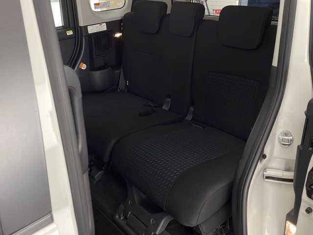 トヨタ ルーミー カスタムG 宮崎県 2020(令2)年 2.5万km パールホワイトⅢ 禁煙車/トヨタセーフティセンス/純正ナビTV/（NSZT-W66T/CD/DVD/Bluetooth/FMAM/フルセグTV)/純正バックカメラ/純正ビルトインETC/純正LEDオートライト/純正LEDフォグ/純正15インチアルミ/純正フロアマット/両側電動スライドドア/プリクラッシュセーフティ/オートマチックハイビーム/レーンディパーチャーアラート/アダプティブクルーズコントロール/クリアランスソナー/電子パーキング／オートホールド/オートエアコン/オート電動格納ミラー/本革巻ハンドル/スマートキー/プッシュエンジンスタート/新車時保証書/取扱い説明書