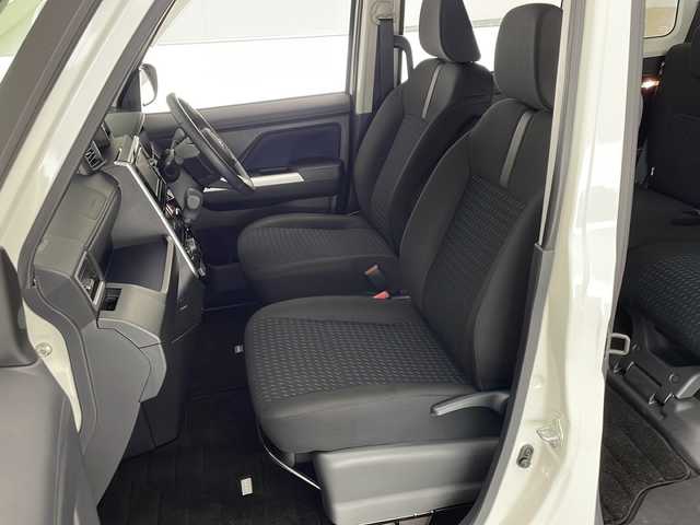 トヨタ ルーミー カスタムG 宮崎県 2020(令2)年 2.5万km パールホワイトⅢ 禁煙車/トヨタセーフティセンス/純正ナビTV/（NSZT-W66T/CD/DVD/Bluetooth/FMAM/フルセグTV)/純正バックカメラ/純正ビルトインETC/純正LEDオートライト/純正LEDフォグ/純正15インチアルミ/純正フロアマット/両側電動スライドドア/プリクラッシュセーフティ/オートマチックハイビーム/レーンディパーチャーアラート/アダプティブクルーズコントロール/クリアランスソナー/電子パーキング／オートホールド/オートエアコン/オート電動格納ミラー/本革巻ハンドル/スマートキー/プッシュエンジンスタート/新車時保証書/取扱い説明書