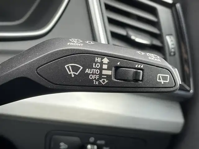 アウディ アウディ Ｑ５ 40TDIクワトロ Sライン 静岡県 2021(令3)年 5.3万km グレイシアホワイトメタリック S line plus パッケージ/・アーティフィシャルインテリアレザー/ （ドアアームレスト/センターコンソール）/・シートヒーター（フロント/リヤ）/・アコースティックガラス（フロントサイド）/マトリクスLEDヘッドライトパッケージ/・マトリクスLEDヘッドライト//ダイナミックターンインディケーター（フロント/リヤ）/・ヘッドライトウォッシャー/ハーフレザーシート/電動リアゲート/BANG&OLUFSEN/BSM/バーチャルコックピット/MMI/(BT/CarPlay)/360°カメラ/ACC/LKA/パーキングアシスト/ダウンヒルアシストコントロール/メモリー付パワーシート/アドバンストキー/ETC2.0/ドライブレコーダー/純正19インチアルミホイール/純正フロアマット