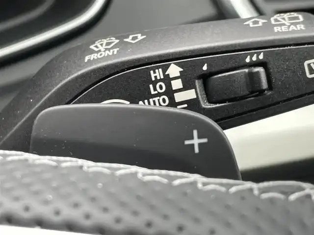 アウディ アウディ Ｑ５ 40TDIクワトロ Sライン 静岡県 2021(令3)年 5.3万km グレイシアホワイトメタリック S line plus パッケージ/・アーティフィシャルインテリアレザー/ （ドアアームレスト/センターコンソール）/・シートヒーター（フロント/リヤ）/・アコースティックガラス（フロントサイド）/マトリクスLEDヘッドライトパッケージ/・マトリクスLEDヘッドライト//ダイナミックターンインディケーター（フロント/リヤ）/・ヘッドライトウォッシャー/ハーフレザーシート/電動リアゲート/BANG&OLUFSEN/BSM/バーチャルコックピット/MMI/(BT/CarPlay)/360°カメラ/ACC/LKA/パーキングアシスト/ダウンヒルアシストコントロール/メモリー付パワーシート/アドバンストキー/ETC2.0/ドライブレコーダー/純正19インチアルミホイール/純正フロアマット