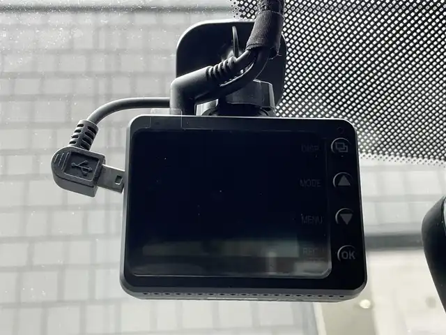 アウディ アウディ Ｑ５ 40TDIクワトロ Sライン 静岡県 2021(令3)年 5.3万km グレイシアホワイトメタリック S line plus パッケージ/・アーティフィシャルインテリアレザー/ （ドアアームレスト/センターコンソール）/・シートヒーター（フロント/リヤ）/・アコースティックガラス（フロントサイド）/マトリクスLEDヘッドライトパッケージ/・マトリクスLEDヘッドライト//ダイナミックターンインディケーター（フロント/リヤ）/・ヘッドライトウォッシャー/ハーフレザーシート/電動リアゲート/BANG&OLUFSEN/BSM/バーチャルコックピット/MMI/(BT/CarPlay)/360°カメラ/ACC/LKA/パーキングアシスト/ダウンヒルアシストコントロール/メモリー付パワーシート/アドバンストキー/ETC2.0/ドライブレコーダー/純正19インチアルミホイール/純正フロアマット