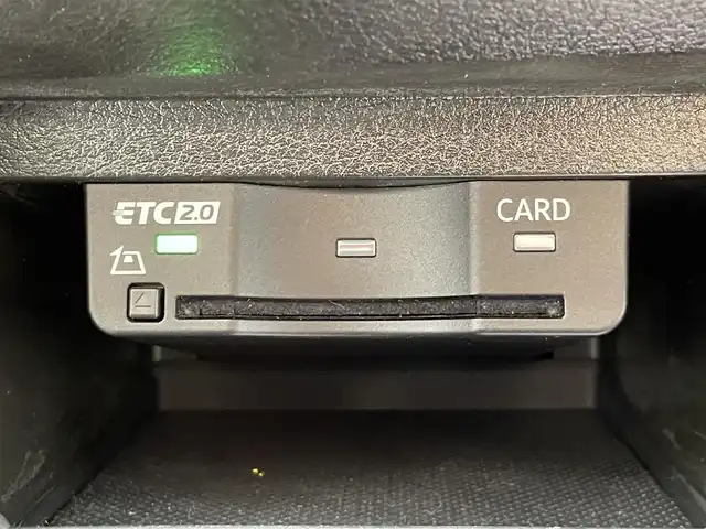 アウディ アウディ Ｑ５ 40TDIクワトロ Sライン 静岡県 2021(令3)年 5.3万km グレイシアホワイトメタリック S line plus パッケージ/・アーティフィシャルインテリアレザー/ （ドアアームレスト/センターコンソール）/・シートヒーター（フロント/リヤ）/・アコースティックガラス（フロントサイド）/マトリクスLEDヘッドライトパッケージ/・マトリクスLEDヘッドライト//ダイナミックターンインディケーター（フロント/リヤ）/・ヘッドライトウォッシャー/ハーフレザーシート/電動リアゲート/BANG&OLUFSEN/BSM/バーチャルコックピット/MMI/(BT/CarPlay)/360°カメラ/ACC/LKA/パーキングアシスト/ダウンヒルアシストコントロール/メモリー付パワーシート/アドバンストキー/ETC2.0/ドライブレコーダー/純正19インチアルミホイール/純正フロアマット