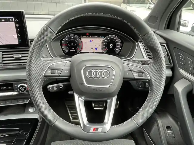 アウディ アウディ Ｑ５ 40TDIクワトロ Sライン 静岡県 2021(令3)年 5.3万km グレイシアホワイトメタリック S line plus パッケージ/・アーティフィシャルインテリアレザー/ （ドアアームレスト/センターコンソール）/・シートヒーター（フロント/リヤ）/・アコースティックガラス（フロントサイド）/マトリクスLEDヘッドライトパッケージ/・マトリクスLEDヘッドライト//ダイナミックターンインディケーター（フロント/リヤ）/・ヘッドライトウォッシャー/ハーフレザーシート/電動リアゲート/BANG&OLUFSEN/BSM/バーチャルコックピット/MMI/(BT/CarPlay)/360°カメラ/ACC/LKA/パーキングアシスト/ダウンヒルアシストコントロール/メモリー付パワーシート/アドバンストキー/ETC2.0/ドライブレコーダー/純正19インチアルミホイール/純正フロアマット