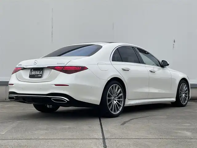 メルセデス・ベンツ Ｓ４００ｄ 4マチック AMGライン 東京都 2022(令4)年 1.7万km ダイヤモンドホワイト 3Dコクピットディスプレイ/MBUX/レザーエクスクルーシブパッケージ/64色アンビエントライト/HUD/LEDデジタルライト/360°カメラ/Burmesterサウンド/パノラマサンルーフ/ナッパ黒革シート/前席シートベンチレーション/全席シートヒーター/リモートパーキングアシスト/ACC/BSA/LKA/Aステアアシスト/Aレーンチェンジアシスト/ダイナミックセレクト/パドルシフト/ソフトクローズドドア/ワイヤレスチャージ/ダイナミックロービームヘッドライト/パワートランク/フットオープナー/エアサス/純正20inchAW/保証書　取説　スペアキー