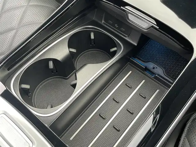 メルセデス・ベンツ Ｓ４００ｄ 4マチック AMGライン 東京都 2022(令4)年 1.7万km ダイヤモンドホワイト 3Dコクピットディスプレイ/MBUX/レザーエクスクルーシブパッケージ/64色アンビエントライト/HUD/LEDデジタルライト/360°カメラ/Burmesterサウンド/パノラマサンルーフ/ナッパ黒革シート/前席シートベンチレーション/全席シートヒーター/リモートパーキングアシスト/ACC/BSA/LKA/Aステアアシスト/Aレーンチェンジアシスト/ダイナミックセレクト/パドルシフト/ソフトクローズドドア/ワイヤレスチャージ/ダイナミックロービームヘッドライト/パワートランク/フットオープナー/エアサス/純正20inchAW/保証書　取説　スペアキー