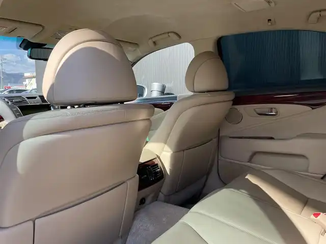 レクサス ＬＳ 460 バージョンS Iパッケージ 長野県 2006(平18)年 9.2万km ホワイトパールクリスタルシャイン LEXUSプレミアムサウンドシステム/　イージークローザー/　バックカメラ/　ETC/　エンジンスターター/　メモリ付きパワーシート/　シートヒーター/シートクーラー/　純正HDDナビ（FM/AM/CD/DVD/MD）/　クルコン/　オートライト/　オートホールド/　プッシュスタート/　ステアリングスイッチ/　パワーバックドア/　防眩ミラー