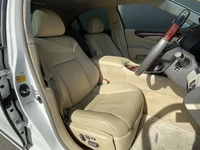 レクサス ＬＳ 460 バージョンS Iパッケージ 長野県 2006(平18)年 9.2万km ホワイトパールクリスタルシャイン LEXUSプレミアムサウンドシステム/　イージークローザー/　バックカメラ/　ETC/　エンジンスターター/　メモリ付きパワーシート/　シートヒーター/シートクーラー/　純正HDDナビ（FM/AM/CD/DVD/MD）/　クルコン/　オートライト/　オートホールド/　プッシュスタート/　ステアリングスイッチ/　パワーバックドア/　防眩ミラー