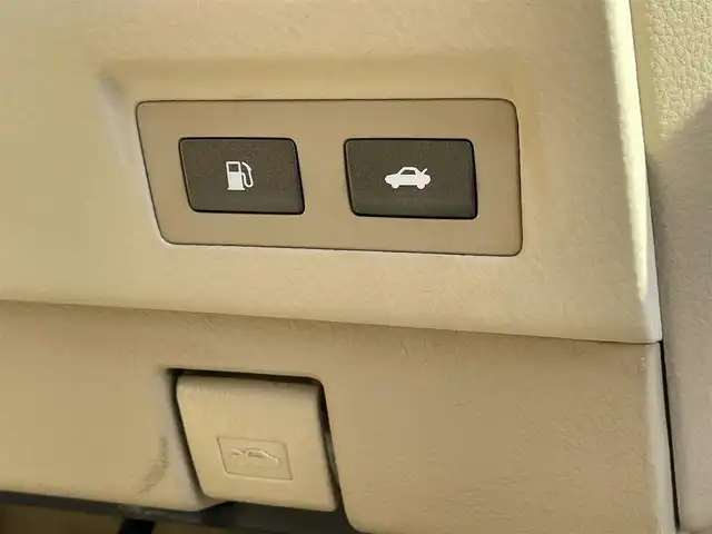 レクサス ＬＳ 460 バージョンS Iパッケージ 長野県 2006(平18)年 9.2万km ホワイトパールクリスタルシャイン LEXUSプレミアムサウンドシステム/　イージークローザー/　バックカメラ/　ETC/　エンジンスターター/　メモリ付きパワーシート/　シートヒーター/シートクーラー/　純正HDDナビ（FM/AM/CD/DVD/MD）/　クルコン/　オートライト/　オートホールド/　プッシュスタート/　ステアリングスイッチ/　パワーバックドア/　防眩ミラー